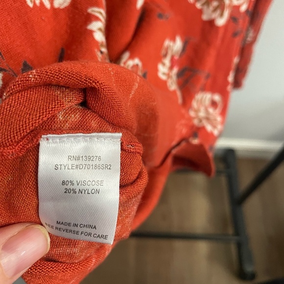 Danielrainn size M rust orange cardigan pre owned - Picture 3 of 5